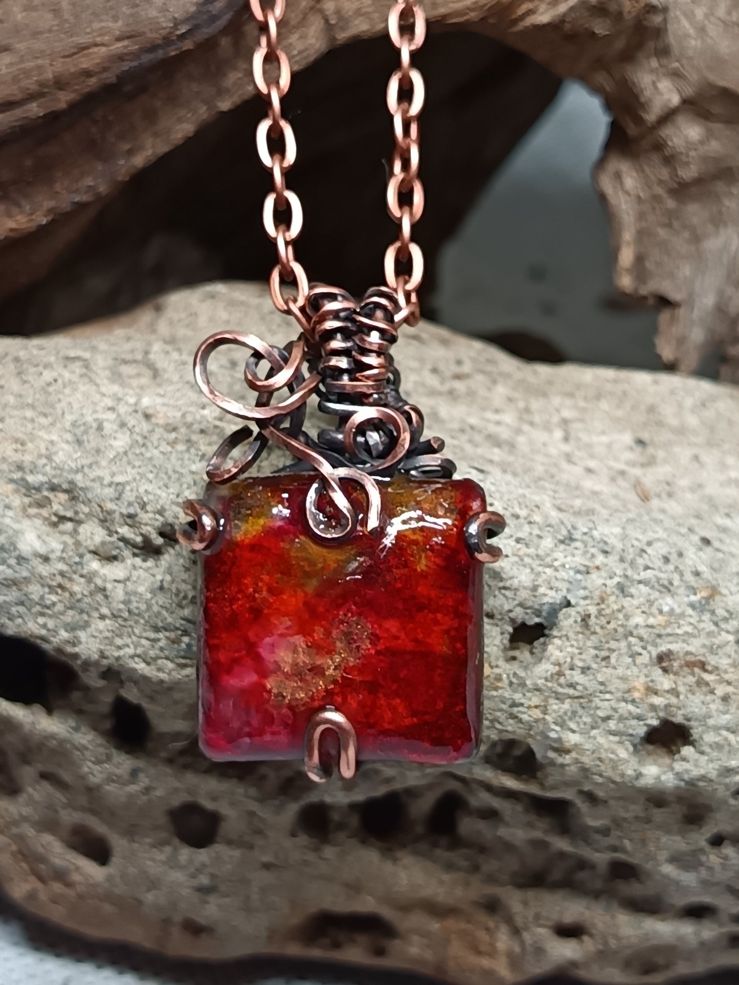 Maroon Gold Square Pendant